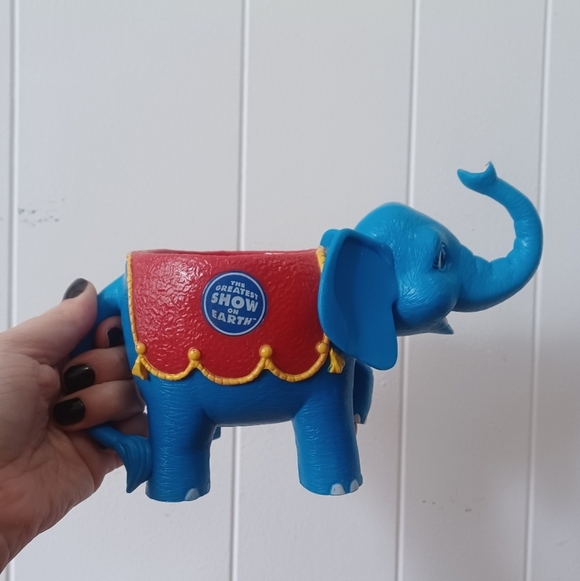 Ringling Circus Elephant Mug - 2001 - Picture 2 of 9